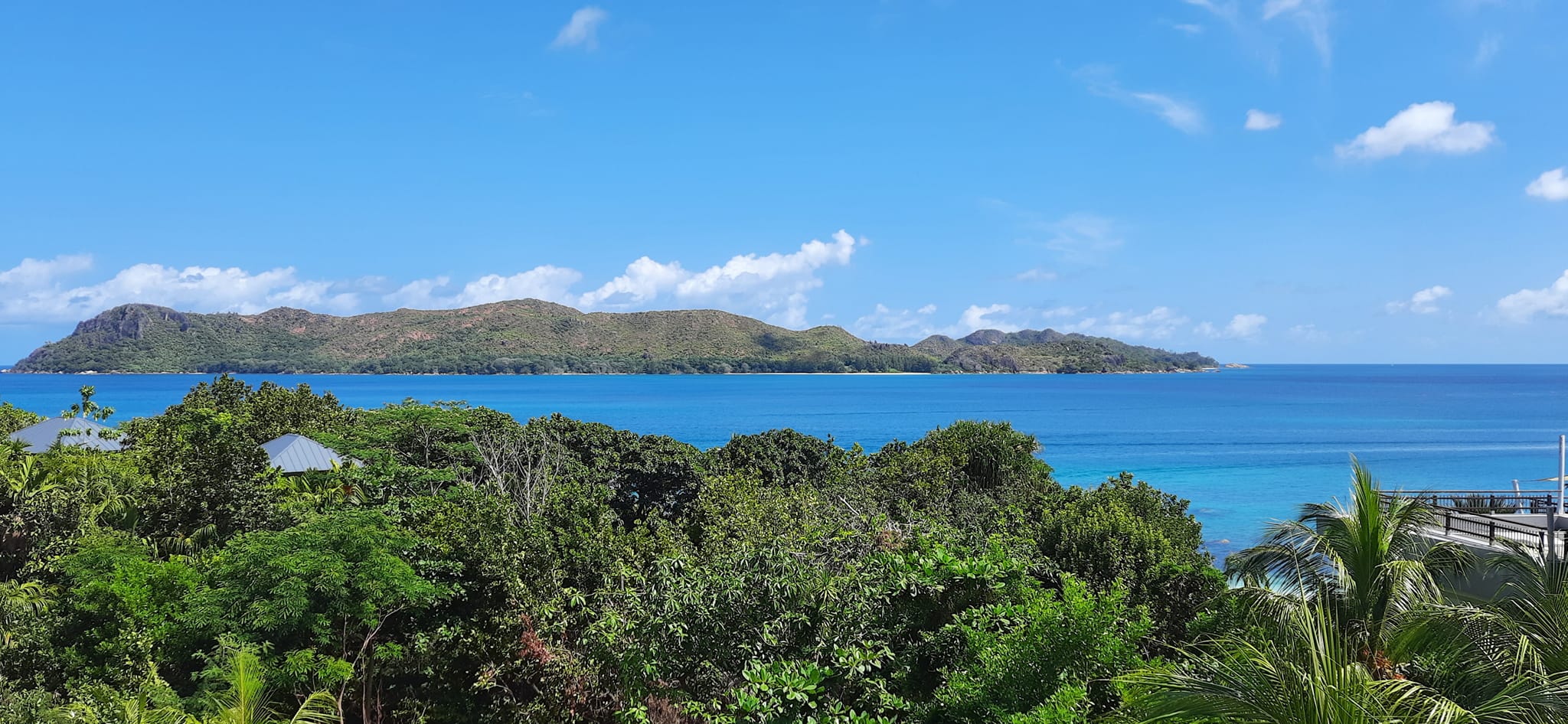 Продажа острова с уникальным действующим отелем на Сейшелах